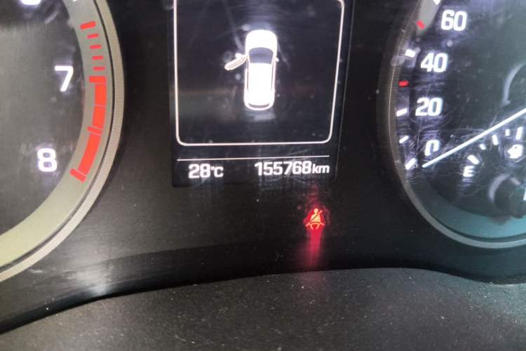 Used Hyundai Tucson 2015 1.6T Dual-Clutch Two-Wheel-Drive Smart Model Odometer Close Up