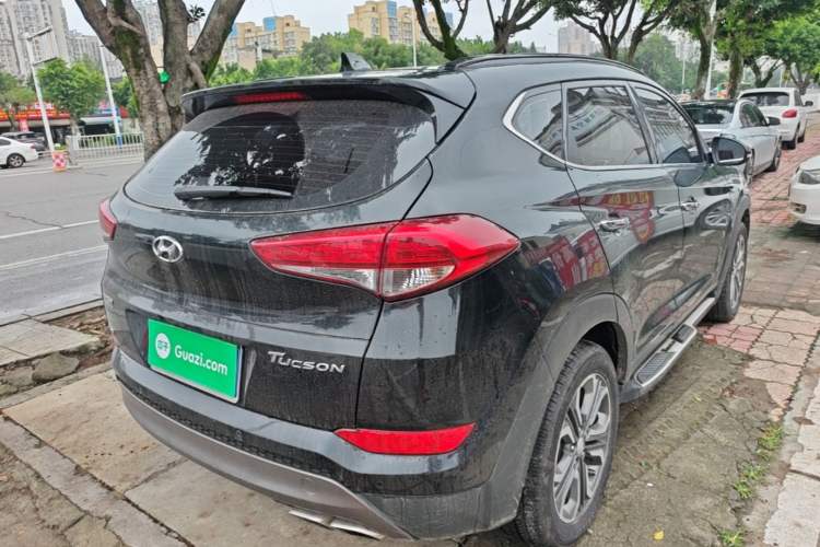 Used Hyundai Tucson 2015 1.6T Dual-Clutch Two-Wheel-Drive Leading Model Rear Right 45 Deg