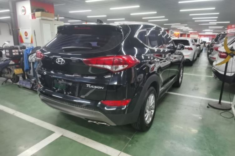 Used Hyundai Tucson 2015 1.6T Dual-Clutch Two-Wheel-Drive Smart Model Rear Right 45 Deg