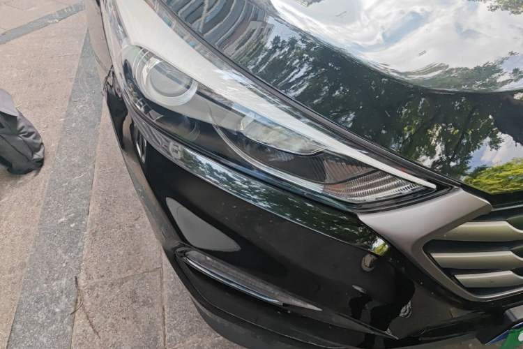 Used Hyundai Tucson 2015 1.6T Dual-Clutch Two-Wheel-Drive Smart Model Right Front Headlight