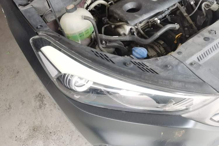 Used Hyundai Tucson 2015 1.6T Dual-Clutch Two-Wheel-Drive Smart Model Right Front Headlight