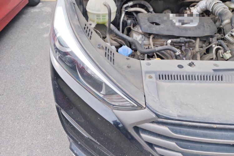 Used Hyundai Tucson 2015 1.6T Dual-Clutch Two-Wheel-Drive Smart Model Right Front Headlight