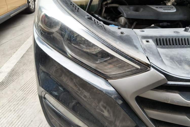 Used Hyundai Tucson 2015 1.6T Dual-Clutch Two-Wheel-Drive Smart Model Right Front Headlight