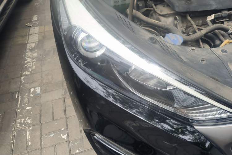 Used Hyundai Tucson 2015 1.6T Dual-Clutch Two-Wheel-Drive Smart Model Right Front Headlight