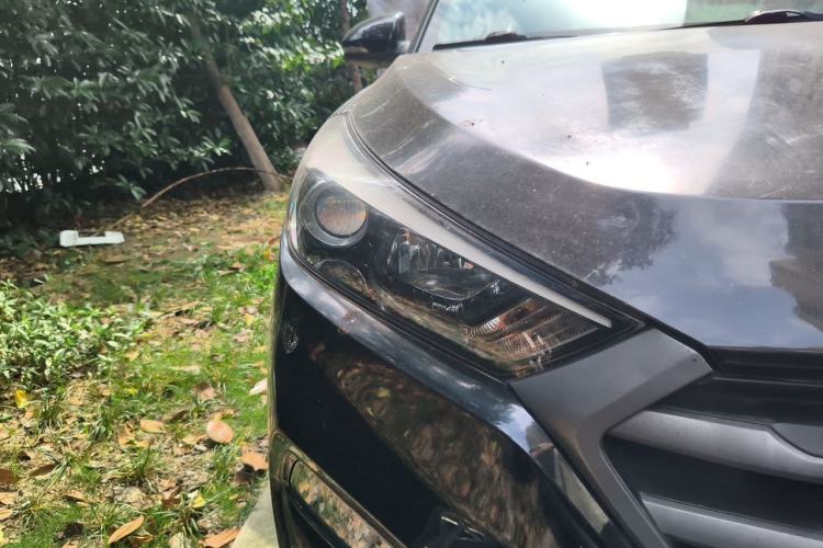 Used Hyundai Tucson 2015 1.6T Dual-Clutch Two-Wheel-Drive Smart Model Right Front Headlight