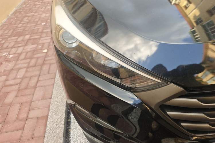 Used Hyundai Tucson 2015 1.6T Dual-Clutch Two-Wheel-Drive Smart Model Right Front Headlight