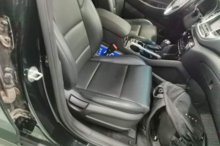 Used Hyundai Tucson 2015 1.6T Dual-Clutch Two-Wheel-Drive Smart Model Right Front Seat
