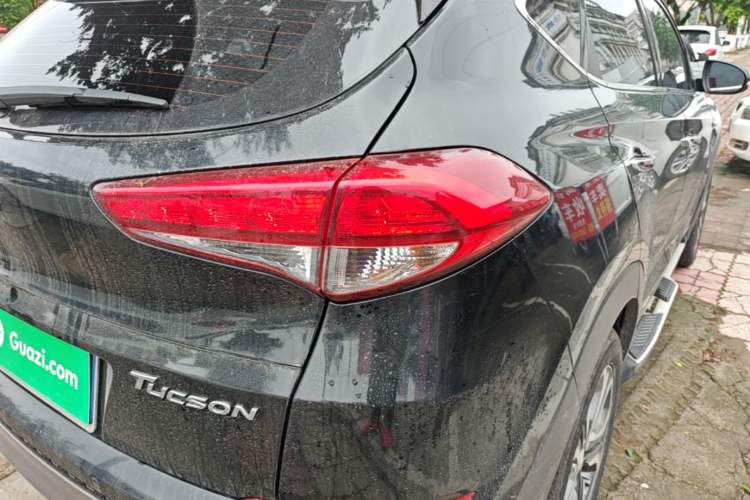 Used Hyundai Tucson 2015 1.6T Dual-Clutch Two-Wheel-Drive Leading Model Right Rear Taillight