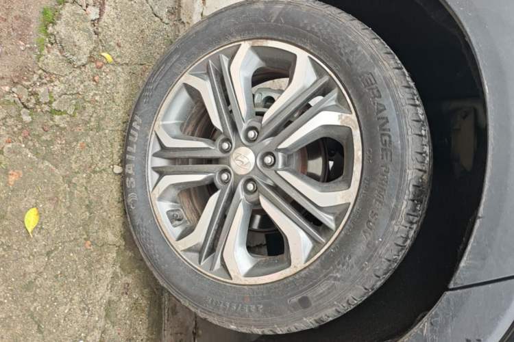 Used Hyundai Tucson 2015 1.6T Dual-Clutch Two-Wheel-Drive Leading Model Right Rear Wheel Hub