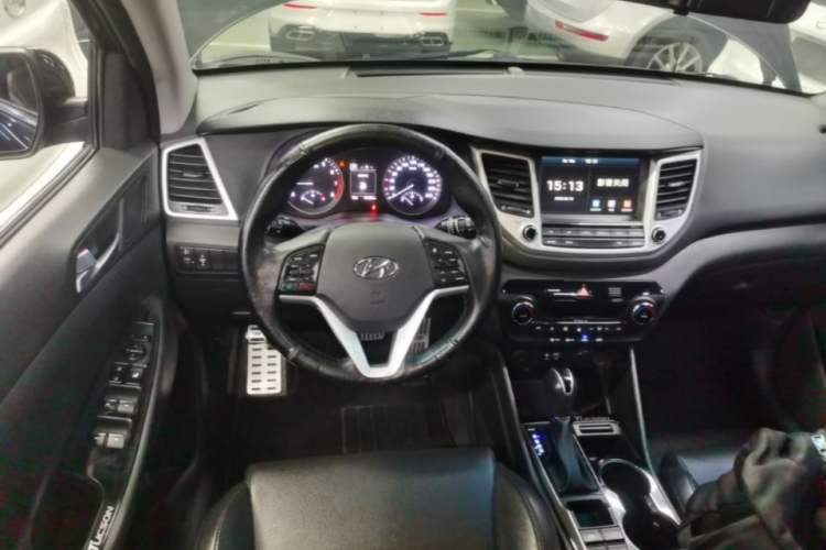 Used Hyundai Tucson 2015 1.6T Dual-Clutch Two-Wheel-Drive Smart Model Steering Wheel