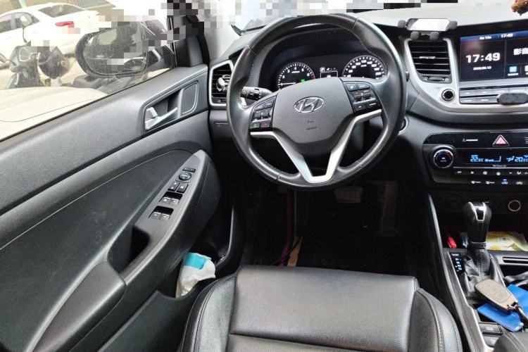 Used Hyundai Tucson 2015 1.6T Dual-Clutch Two-Wheel-Drive Smart Model Steering Wheel