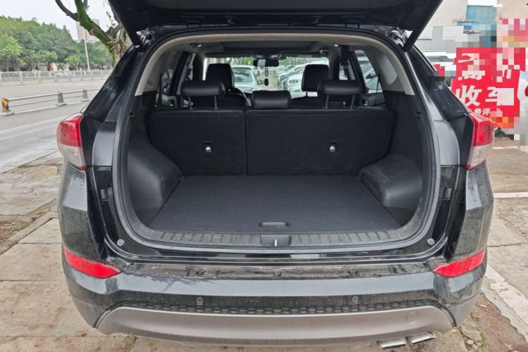 Used Hyundai Tucson 2015 1.6T Dual-Clutch Two-Wheel-Drive Leading Model Trunk