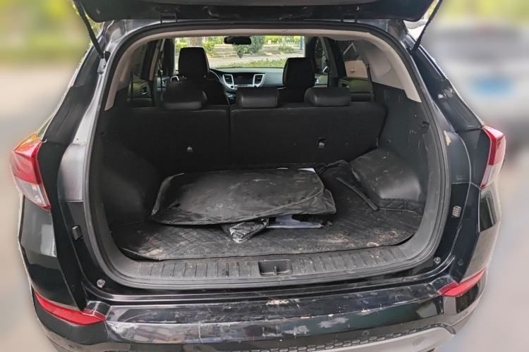 Used Hyundai Tucson 2015 1.6T Dual-Clutch Two-Wheel-Drive Smart Model Trunk