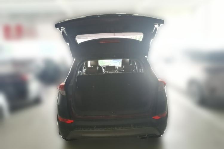 Used Hyundai Tucson 2015 1.6T Dual-Clutch Two-Wheel-Drive Smart Model Trunk