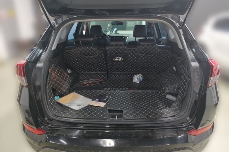 Used Hyundai Tucson 2015 1.6T Dual-Clutch Two-Wheel-Drive Smart Model Trunk
