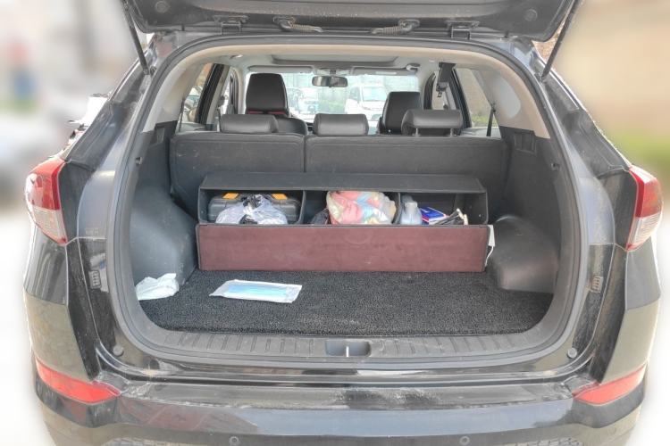 Used Hyundai Tucson 2015 1.6T Dual-Clutch Two-Wheel-Drive Smart Model Trunk