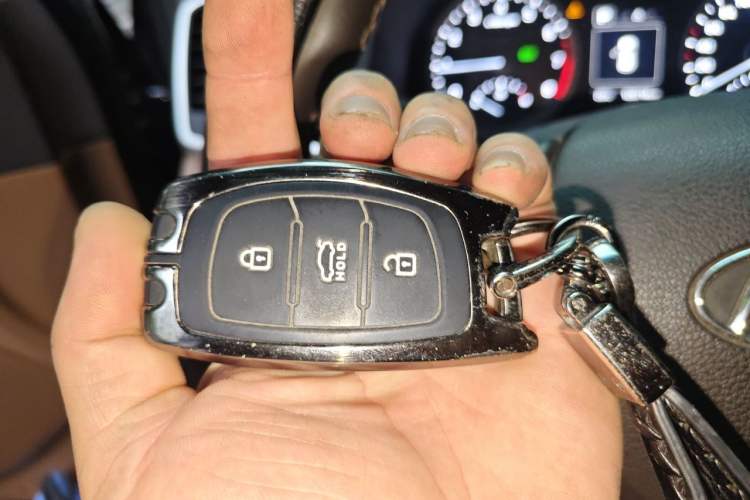 Used Hyundai Tucson 2015 1.6T Dual-Clutch Two-Wheel-Drive Smart Model Vehicle Key