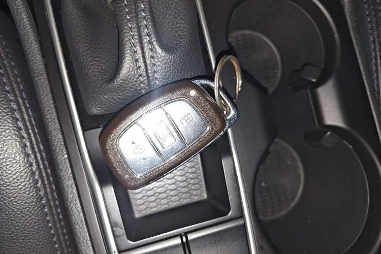 Used Hyundai Tucson 2015 1.6T Dual-Clutch Two-Wheel-Drive Smart Model Vehicle Key