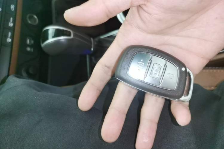 Used Hyundai Tucson 2015 1.6T Dual-Clutch Two-Wheel-Drive Smart Model Vehicle Key