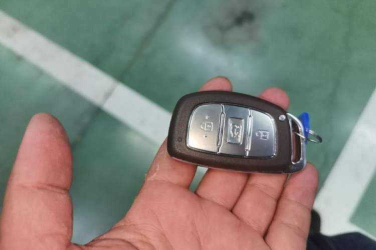 Used Hyundai Tucson 2015 1.6T Dual-Clutch Two-Wheel-Drive Smart Model Vehicle Key