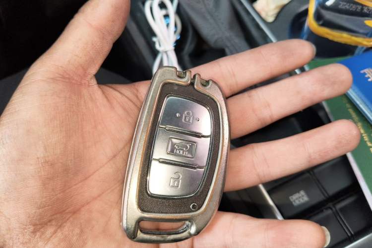 Used Hyundai Tucson 2015 1.6T Dual-Clutch Two-Wheel-Drive Smart Model Vehicle Key