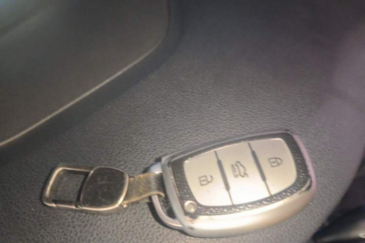 Used Hyundai Tucson 2015 1.6T Dual-Clutch Two-Wheel-Drive Smart Model Vehicle Key