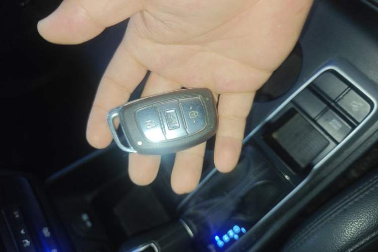 Used Hyundai Tucson 2015 1.6T Dual-Clutch Two-Wheel-Drive Smart Model Vehicle Key