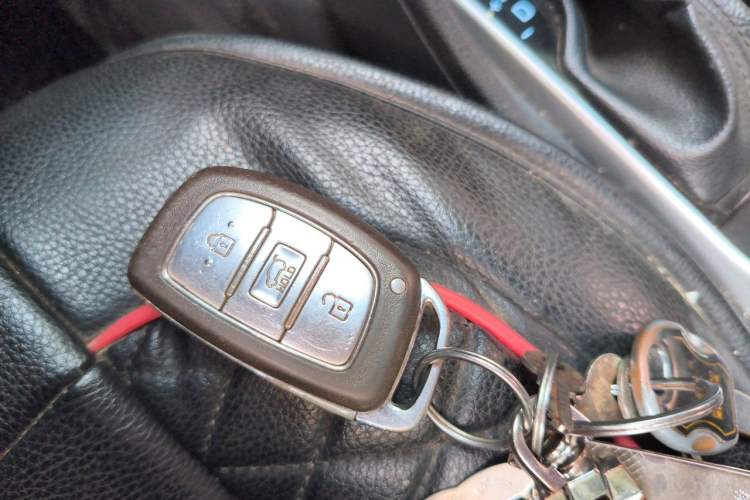 Used Hyundai Tucson 2015 1.6T Dual-Clutch Two-Wheel-Drive Smart Model Vehicle Key