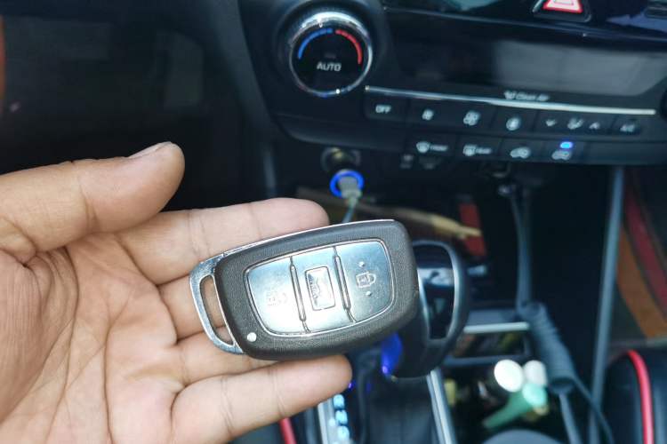 Used Hyundai Tucson 2015 1.6T Dual-Clutch Two-Wheel-Drive Smart Model Vehicle Key