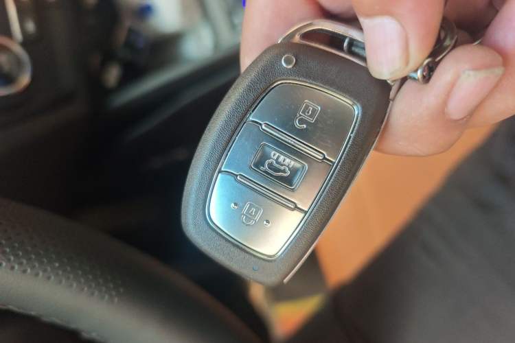 Used Hyundai Tucson 2015 1.6T Dual-Clutch Two-Wheel-Drive Smart Model Vehicle Key