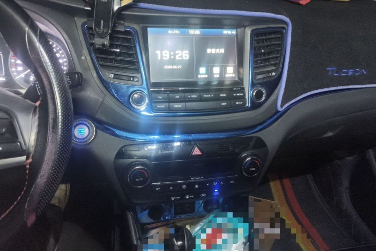 Used Hyundai Tucson 2015 1.6T Dual-Clutch Two-Wheel-Drive Smart Model Audio And AC Panel