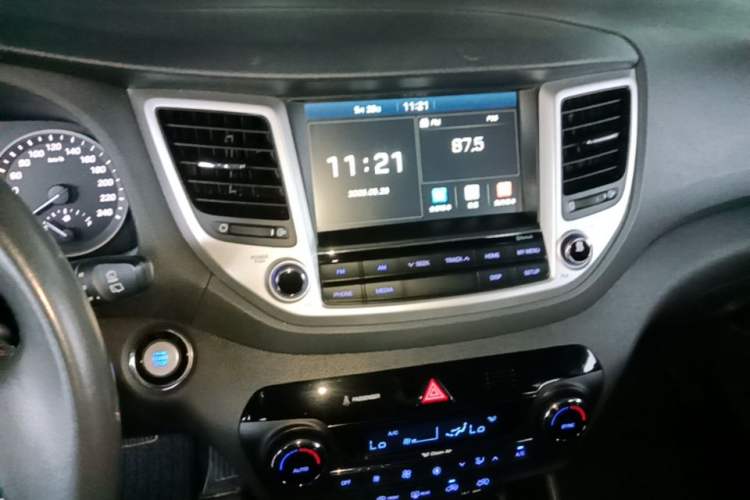 Used Hyundai Tucson 2015 1.6T Dual-Clutch Two-Wheel-Drive Smart Model Audio And AC Panel