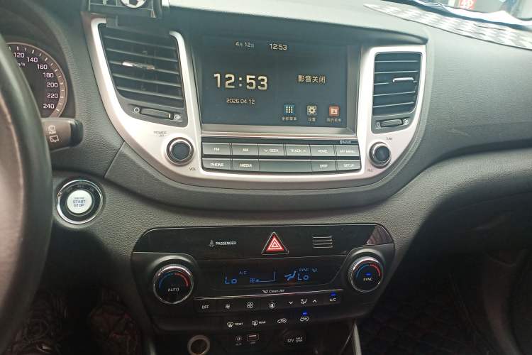 Used Hyundai Tucson 2015 1.6T Dual-Clutch Two-Wheel-Drive Smart Model Audio And AC Panel