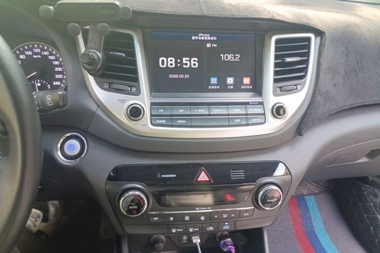 Used Hyundai Tucson 2015 1.6T Dual-Clutch Two-Wheel-Drive Smart Model Audio And AC Panel