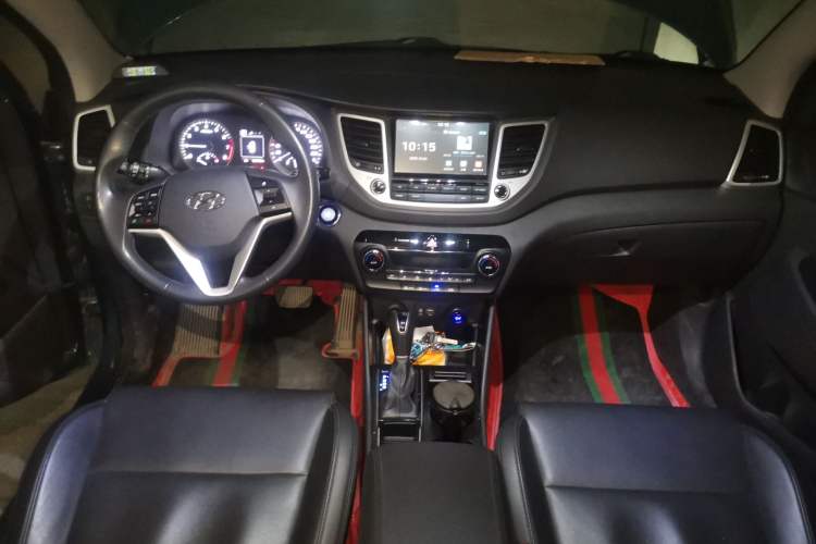 Used Hyundai Tucson 2015 1.6T Dual-Clutch Two-Wheel-Drive Smart Model Center Console