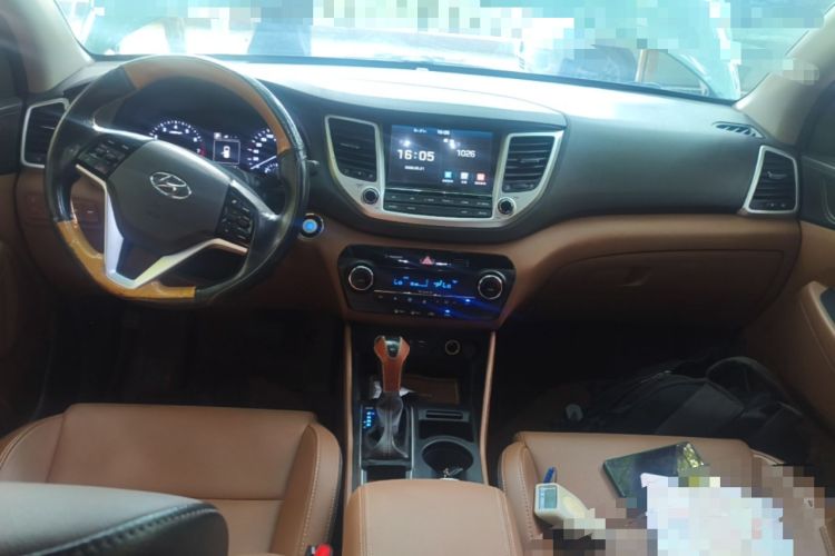 Used Hyundai Tucson 2015 1.6T Dual-Clutch Two-Wheel-Drive Leading Model Center Console