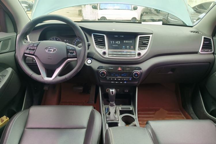 Used Hyundai Tucson 2015 1.6T Dual-Clutch Two-Wheel-Drive Smart Model Center Console