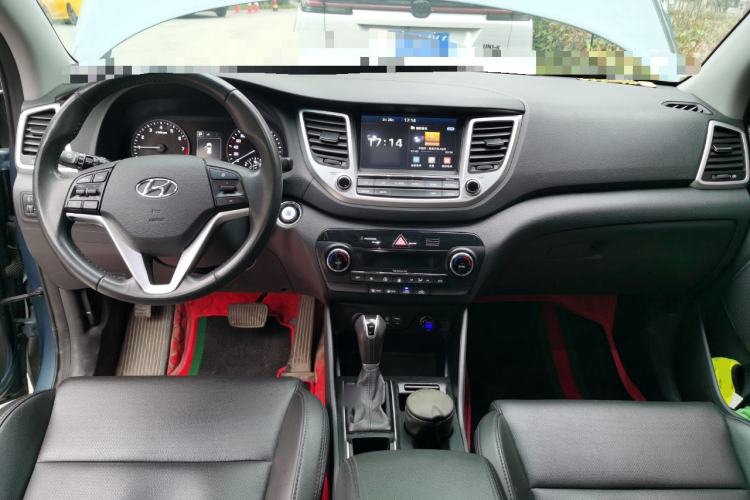 Used Hyundai Tucson 2015 1.6T Dual-Clutch Two-Wheel-Drive Smart Model Center Console