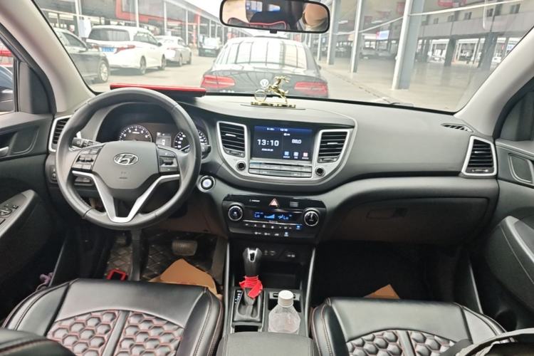 Used Hyundai Tucson 2015 1.6T Dual-Clutch Two-Wheel-Drive Smart Model Center Console