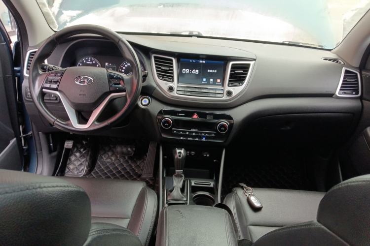 Used Hyundai Tucson 2015 1.6T Dual-Clutch Two-Wheel-Drive Smart Model Center Console