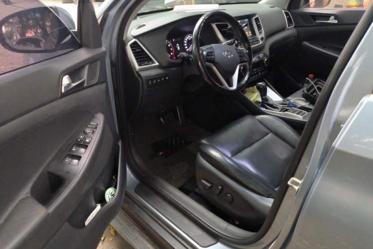 Used Hyundai Tucson 2015 1.6T Dual-Clutch Four-Wheel Drive Flagship Model Driver Seat