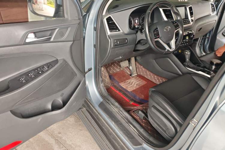 Used Hyundai Tucson 2015 1.6T Dual-Clutch Two-Wheel-Drive Smart Model Driver Seat