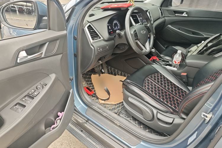 Used Hyundai Tucson 2015 1.6T Dual-Clutch Two-Wheel-Drive Smart Model Driver Seat
