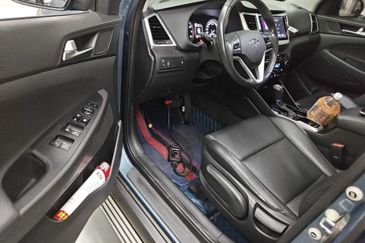 Used Hyundai Tucson 2015 1.6T Dual-Clutch Two-Wheel-Drive Smart Model Driver Seat