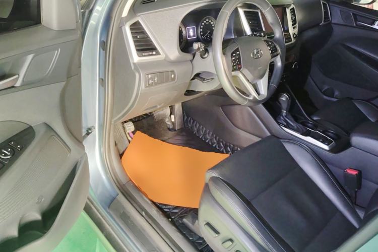 Used Hyundai Tucson 2015 1.6T Dual-Clutch Two-Wheel-Drive Smart Model Driver Seat
