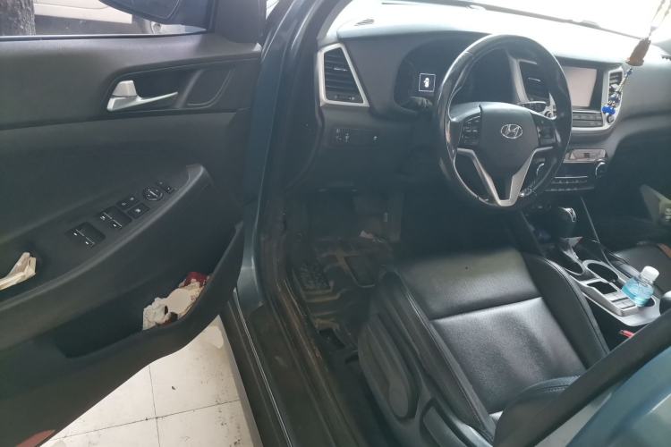 Used Hyundai Tucson 2015 1.6T Dual-Clutch Two-Wheel-Drive Smart Model Driver Seat