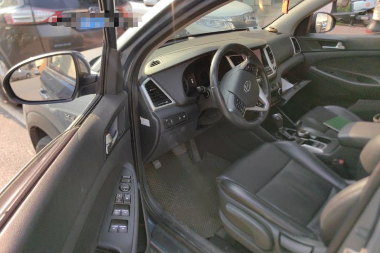 Used Hyundai Tucson 2015 1.6T Dual-Clutch Two-Wheel-Drive Leading Model Driver Seat