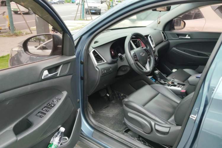 Used Hyundai Tucson 2015 1.6T Dual-Clutch Two-Wheel-Drive Smart Model Driver Seat