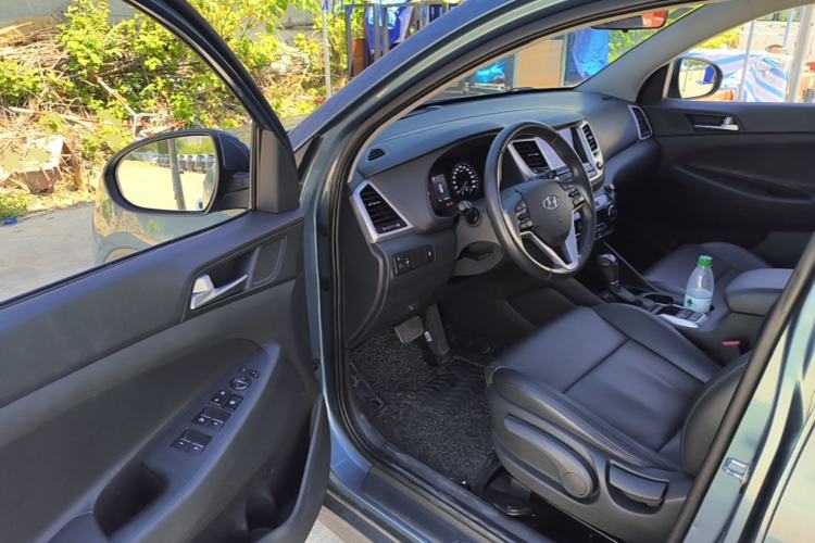 Used Hyundai Tucson 2015 1.6T Dual-Clutch Two-Wheel-Drive Smart Model Driver Seat