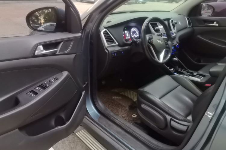 Used Hyundai Tucson 2015 1.6T Dual-Clutch Two-Wheel-Drive Smart Model Driver Seat